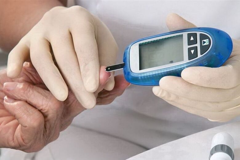 odběr krve pro měření cukru při cukrovce